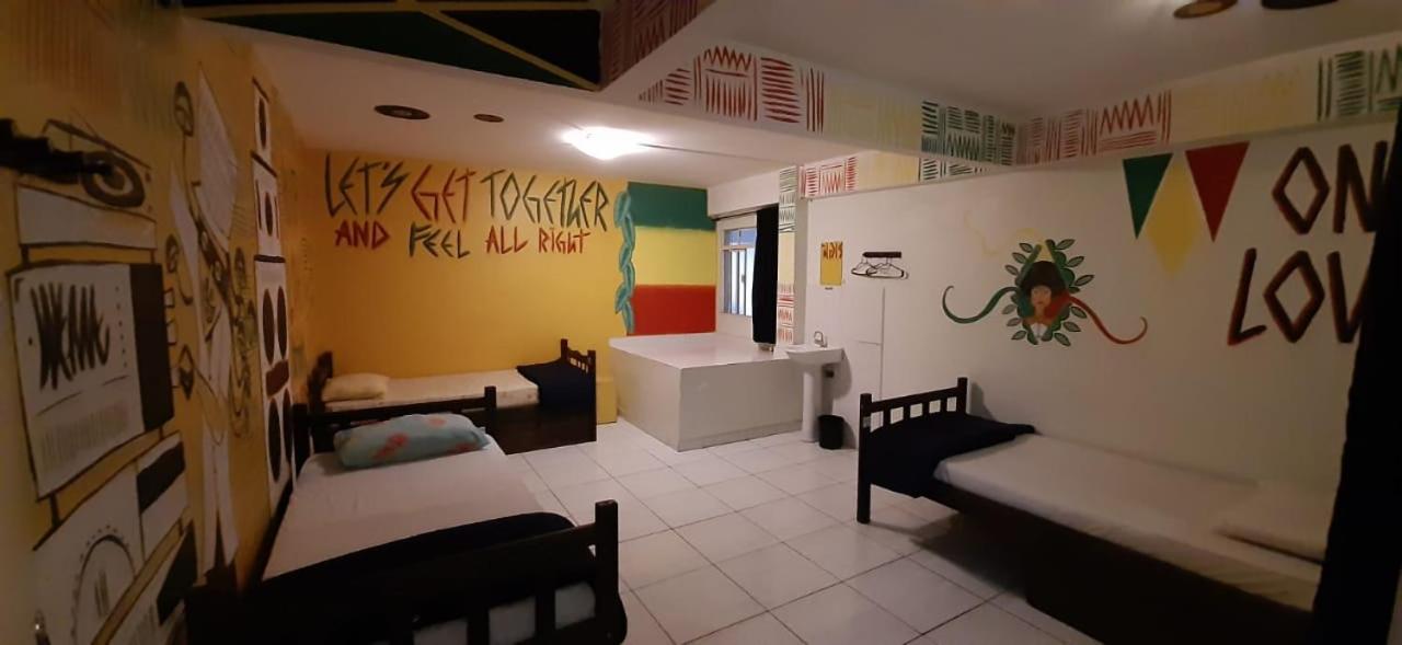 Knock Knock Hostel Curitiba Luaran gambar